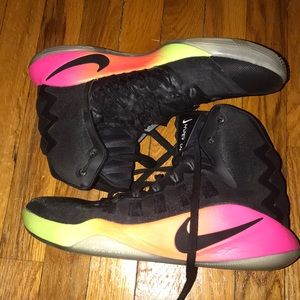Nike hyperdunk basketball shoes